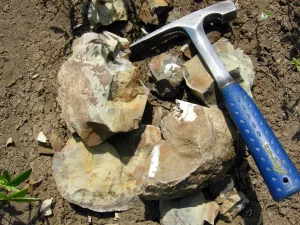 como-se-llama-el-martillo-que-usan-los-geologos